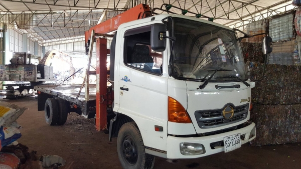 ขาย 6 ล้อ HINO MEGA ปี 47 ติดเครน 3.5 ตัน 4 ปลอก เครื่อง JO5C 145 แรงม้า กระบะยาว 5.50 เมตร ทะเบียนพร้อมโอน