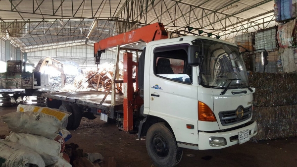 ขาย 6 ล้อ HINO MEGA ปี 47 ติดเครน 3.5 ตัน 4 ปลอก เครื่อง JO5C 145 แรงม้า กระบะยาว 5.50 เมตร ทะเบียนพร้อมโอน ขาย 6 ล้อ HINO MEGA ปี 47 ติดเครน 3.5 ตัน 4 ปลอก เครื่อง JO5C 145 แรงม้า กระบะยาว 5.50 เมตร ทะเบียนพร้อมโอน