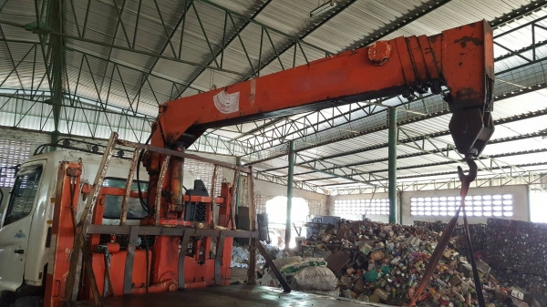 ขาย 6 ล้อ HINO MEGA ปี 47 ติดเครน 3.5 ตัน 4 ปลอก เครื่อง JO5C 145 แรงม้า กระบะยาว 5.50 เมตร ทะเบียนพร้อมโอน ขาย 6 ล้อ HINO MEGA ปี 47 ติดเครน 3.5 ตัน 4 ปลอก เครื่อง JO5C 145 แรงม้า กระบะยาว 5.50 เมตร ทะเบียนพร้อมโอน