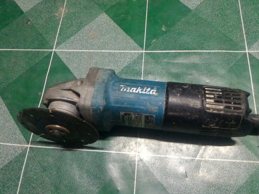 เครื่องเจียรของแท้  makita ขนาด 4 นิ้ว มาพร้อมใบตัดเพชรตัดกระเบื้อง