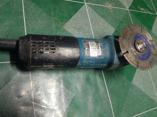 เครื่องเจียรของแท้  makita ขนาด 4 นิ้ว มาพร้อมใบตัดเพชรตัดกระเบื้อง