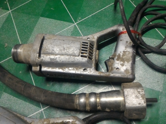 เครื่องสั่นจี้ปูน MIKAWA พร้อมสายต่อไปหัวสั่น แบบถอดจากตัวเครื่องได้