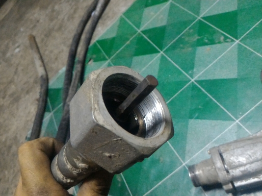 เครื่องสั่นจี้ปูน MIKAWA พร้อมสายต่อไปหัวสั่น แบบถอดจากตัวเครื่องได้