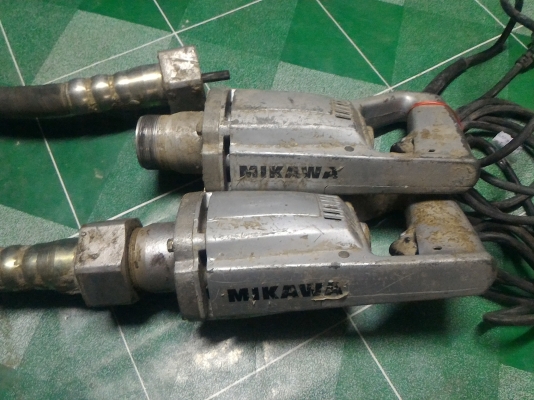 เครื่องสั่นจี้ปูน MIKAWA พร้อมสายต่อไปหัวสั่น แบบถอดจากตัวเครื่องได้