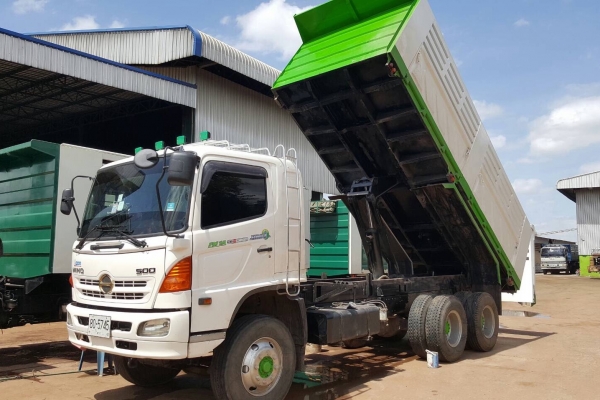 ขาย 10 ล้อดั้ม HINO MEGA 320 ปี 49 EURO 2 ดั้มสามมิตร มีระบบลากพ่วง เครื่องเดิม P11C 320 แรงม้า เกียร์เดิม คัสซีสวยตลอดเส้น ยางเต็ม ทะเบียนพร้อมโอน