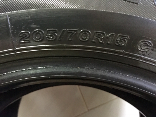 ขายยาง BRIDGESTONE DURAVIS R611 205/70R15 ปี11