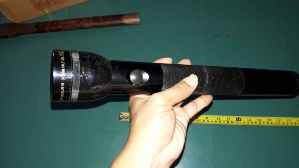 ขายไฟฉายMAG-LITE Made in USA. ขนาด4ท่อน มือสอง