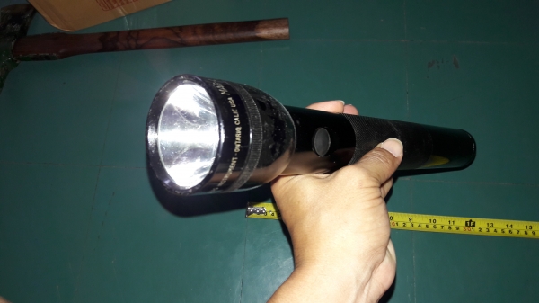 ขายไฟฉายMAG-LITE Made in USA. ขนาด4ท่อน มือสอง