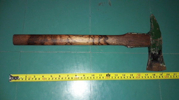 ขายขวานหงอนสวีเดนด้ามไม้มะปลิงลายสวยแข็งเหนียวทน