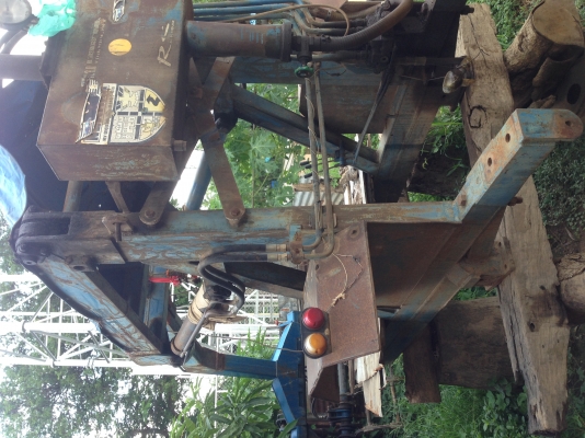 ขายเครื่องคีบอ้อยกลกิจ บูมเดี่ยว ราคา 170,000 ถ้าเอาคานหน้าใส่ตัวรถด้วย เพิ่ม20,000 ครับ