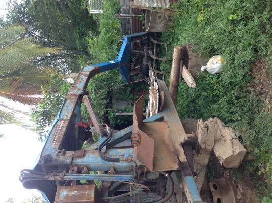 ขายเครื่องคีบอ้อยกลกิจ บูมเดี่ยว ราคา 170,000 ถ้าเอาคานหน้าใส่ตัวรถด้วย เพิ่ม20,000 ครับ