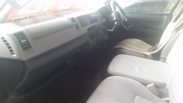 ขายรถตู้COMMUTER ปี2009เครื่อง2.7