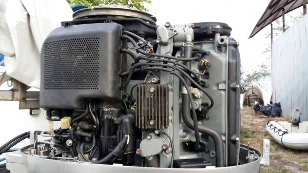 ขายเรืออลูมิเนียม ป้อมกลาง 19ฟุต ราคาถูก