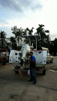 ขายเรืออลูมิเนียม ป้อมกลาง 19ฟุต ราคาถูก