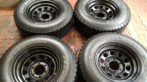 ขายล้อลาย Rock Crawler 8 x 16 พร้อมยาง Yokohama