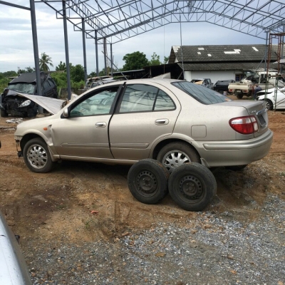 ซากนิสสันนีโอถอดเเยกขายอะไหลทุกอย่างทั้งคันมีหลายรุ่นเก๋งเเละกระบะเเยกทุกคัน