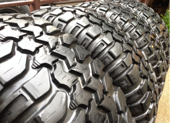 ยาง Mud Trxus 35 12.5 R20 ดอกเต็ม สวยคม ไม่เคยลุย ราคาไม่แพง