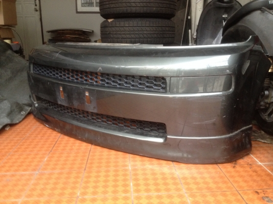 กันชนหน้าลิ้นหน้าพร้อมกระจังหน้า TOYOTA BB เก่าญี่ปุ่นสภาพดี