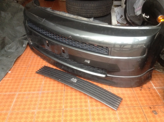 กันชนหน้าลิ้นหน้าพร้อมกระจังหน้า TOYOTA BB เก่าญี่ปุ่นสภาพดี