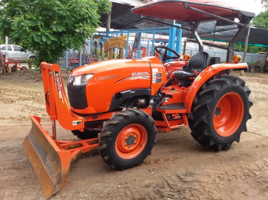 ปัญญาแทรคเตอร์..จัดมาให้ครับ ด่วน!!!คูโบต้า L3608SP พร้อมใบมีดคานล่างFD163พร้อมผาน6&times;22 เล่มทะเบียนพร้อม จัดส่ง อ.เถิน จ.ลำปาง