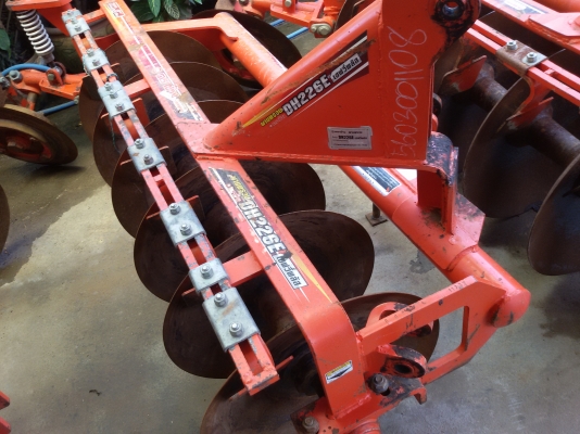 ปัญญาแทรคเตอร์..จัดมาให้ครับ ด่วน!!!คูโบต้า L3608SP พร้อมใบมีดคานล่างFD163พร้อมผาน6&times;22 เล่มทะเบียนพร้อม จัดส่ง อ.เถิน จ.ลำปาง