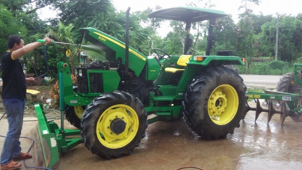 ขายด่วนครับ 5310 จอนเดียร์ 55 แรงมา ครับ