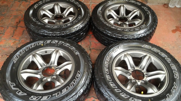 ล้อเล็บเหยี่ยวแท้ ขอบ 16 พร้อมยาง บริสโตน AT