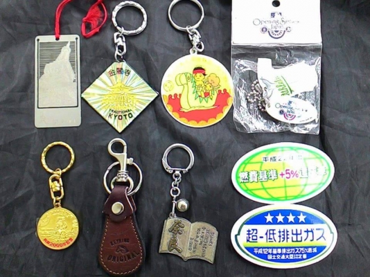 ของแต่งและพวงกุญแจแท้นำเข้าล้วนๆ มีเท่าที่ขายครับ!!