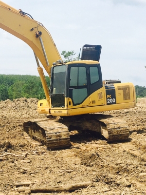 ขายรถแบคโฮ KOMATSU PC200-7 เอกสารเล่มทะเบียน 11000 ชม.ราคา 1750000