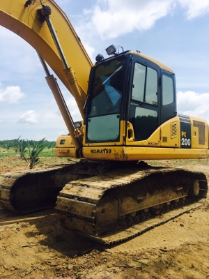 ขายรถแบคโฮ KOMATSU PC200-7 เอกสารเล่มทะเบียน 11000 ชม.ราคา 1750000