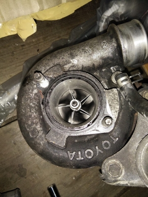 เทอร์โบ TOYOTA CT12B 1KZ พร้อมเขาไอเสีย เก่าญี่ปุ่น เทอร์โบ TOYOTA CT12B 1KZ พร้อมเขาไอเสีย เก่าญี่ปุ่น