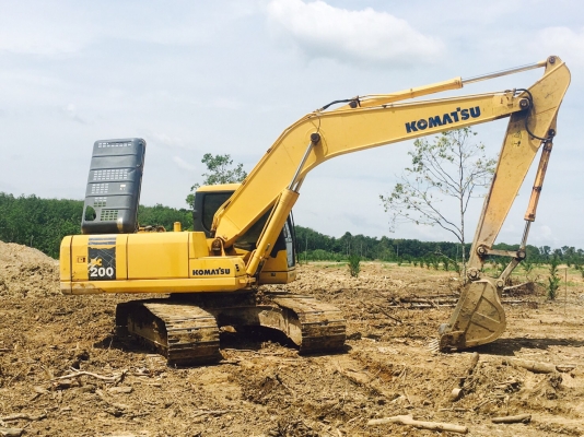 ขายรถแบคโฮ KOMATSU PC200-7 เอกสารเล่มทะเบียน 11000 ชม.ราคา 1750000