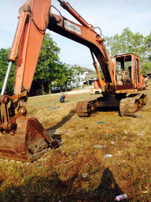 ขายรถแบคโฮ HITACHI UH 081 ขนาดรถเท่ากับ 200 ราคา 220000