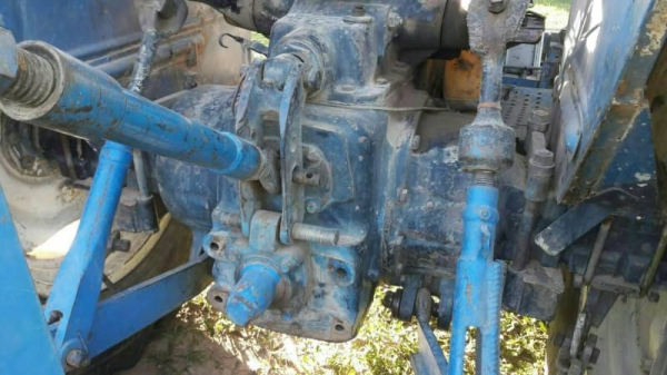 ขาย 335,000 FORD 6610 เสื้อลาย  เครื่องดี เกียร์แรง(ใบมีด หาง 3 และ 7) เอกสารเล่มทะเบียน รถสวยพร้อมใช้ ยโสธร 0984521458