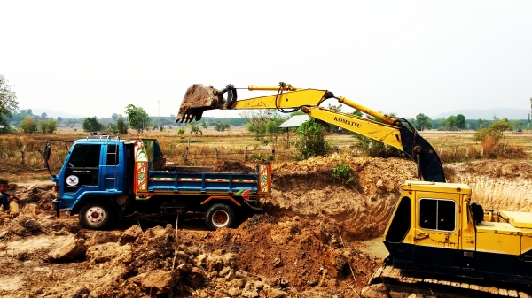 KOMATSU 100-2 บูมอาร์มพิเศษเก่านอก*500,000 ต่อรอง ขายเอง