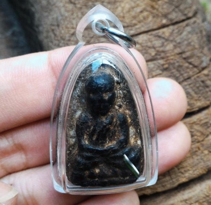 หลวงปู่ทวดT04 เนื้อว่าน พิมพ์สวยจัด หายากมีคราบเก่าแท้ วัดช้างไห้ พระบ้านพระหิ้ง