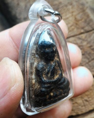 หลวงปู่ทวดT04 เนื้อว่าน พิมพ์สวยจัด หายากมีคราบเก่าแท้ วัดช้างไห้ พระบ้านพระหิ้ง