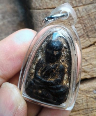 หลวงปู่ทวดT04 เนื้อว่าน พิมพ์สวยจัด หายากมีคราบเก่าแท้ วัดช้างไห้ พระบ้านพระหิ้ง