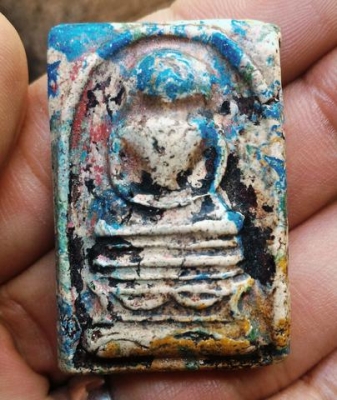 พระสมเด็จไกเซอร์ พิมพ์ใหญ่สายรุ้ง อุดมมวลสาร หน้าหลังสวยงาม