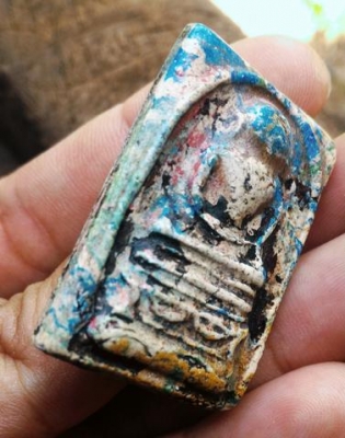 พระสมเด็จไกเซอร์ พิมพ์ใหญ่สายรุ้ง อุดมมวลสาร หน้าหลังสวยงาม