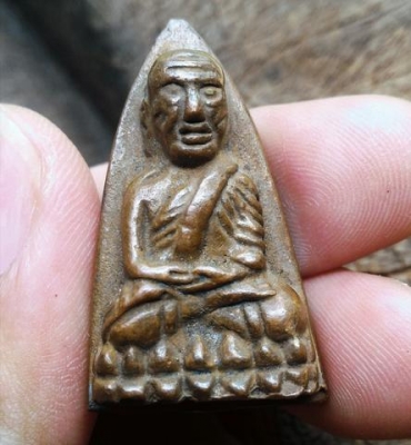 หลวงปู่ทวดT02 หน้าแก่ เนื้อโลหะพิมพ์เตารีด วัดช้างไห้ พระบ้านพระหิ้ง