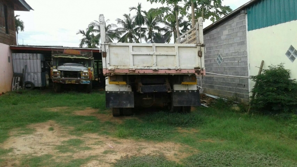 รถสิบล้อดั้ม รถสิบล้อดั้ม