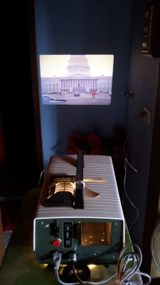 ขายเครื่องฉายสไลด์ จากตู้ยุโรป 2 เครื่อง
