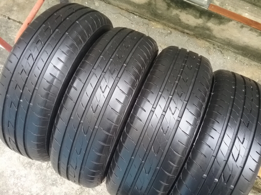 ยางBRIDGESTONE รุ่น Ecopia EP200 .205 65R15 ปี2015 สภาพสวยมากๆ ดอกเยอะมากๆ90\%คุ้มจริงๆไม่ใช้นาน
