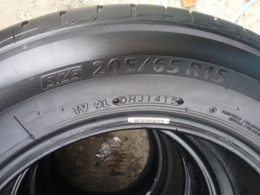 ยางBRIDGESTONE รุ่น Ecopia EP200 .205 65R15 ปี2015 สภาพสวยมากๆ ดอกเยอะมากๆ90\%คุ้มจริงๆไม่ใช้นาน