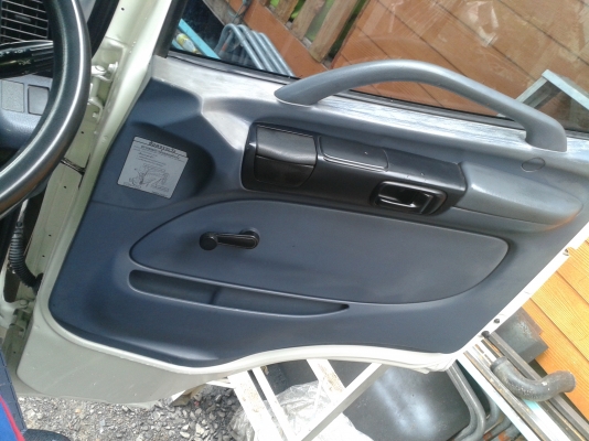 ขายหกล้อ HINO เม็กก้า 150 แรง ปี 50 อินเตอร์ แอร์ เทอร์โบพวงมาลัยพาเวอร์เบรคทิพฟี่