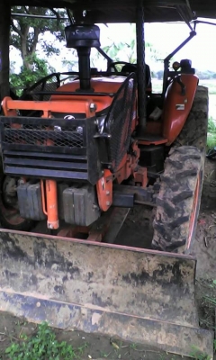 ขายรถไถ KUBOTA M7040 อุปกรณ์ดันหน้า ผานหลัง รถสวยสภาพดี พร้อมใช้งาน เอกสารถูกต้อง เล่มทะเบียนพร้อมโอน ราคา395,000 สนใจโทร 090-8588220คุณนะ 093-3258446คุณบิว หรือเข้าดูสินค้าอื่นๆได้ที่ www.narong2truck.com หรือ www.truck.in.th/498 หรือเพจFacebook ณรงค์ ซื