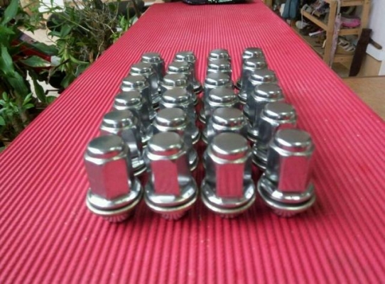 น๊อตล้อ บ่าตรง Toyota วีโก้ ฟอจูนเนอร์