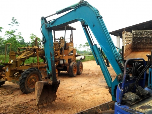 ขาย KOMATSU PC40FR-1 (เก่าไทยประมาณ 2 ปี) รถสภาพสวยมาก รถสภาพพร้อมใช้งาน (รถใช้งานไม่หนัก ใช้ขุดตอม่ออาคาร) ขาย KOMATSU PC40FR-1 (เก่าไทยประมาณ 2 ปี) รถสภาพสวยมาก รถสภาพพร้อมใช้งาน (รถใช้งานไม่หนัก ใช้ขุดตอม่ออาคาร)