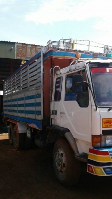 ขายรถดั้ม2เพลา FN527 TF5425 เครื่อง220เทอร์โบ พ.เพาเวอร์ เบรกจิฟฟี่ ภายในสวย เกียร์โลฮาย10สปีด เบรกใหญ่ เอกสารถูกต้อง เล่มทะเบียนพร้อมโอน ราคา890,000 สนใจโทร 090-8588220คุณนะ 093-3258446คุณบิว หรือเข้าดูสินค้าอื่นๆได้ที่ www.narong2truck.com หรือ www.truc